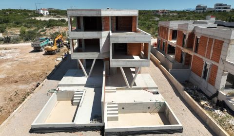 CHORVATSKO - Apartmány v tiché části (S1) - VODICE, ŠIBENIK