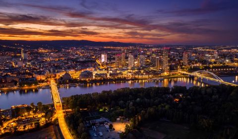 Pronájem Byt 5+1 a víc, Byt 5+1 a víc, Bratislava - Staré Mesto, Slove