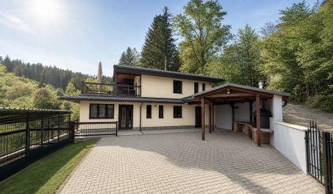 Moderní rodinný dům v přírodě, Svederník - Marček