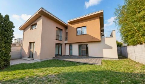 Prodej Rodinný dům, Rodinný dům, Odeská, Bratislava - Podunajské Bisku