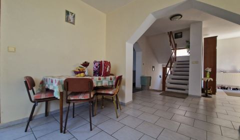 Prodej Rodinný dům, Rodinný dům, Záhradná, Senica, Slovensko