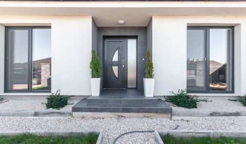 Prodej Rodinný dům, Rodinný dům, Komárno, Slovensko