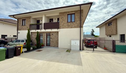 Pronájem Byt 3+1, Byt 3+1, Sásovská cesta, Dunajská Streda, Slovensko