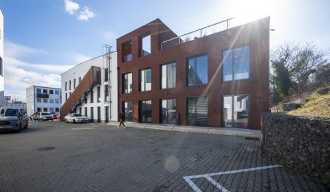 Pronájem Kancelářské prostory, Kancelářské prostory, Sliačska, Bratisl