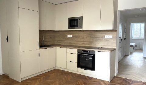 Prodej Byt 3+1, Byt 3+1, Medená, Bratislava - Staré Mesto, Slovensko