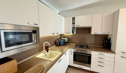 Prodej Byt 3+1, Byt 3+1, Gejzu Dusíka, Trnava, Slovensko