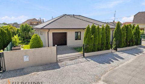 Prodej Rodinný dům, Rodinný dům, Kráľová  nad Váhom, Šaľa, Slovensko