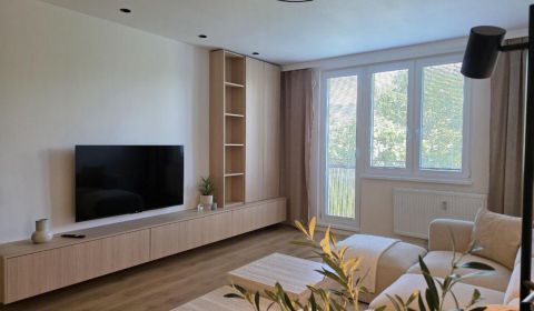 PRONÁJEM - Moderní kompletně zrekonstruovaný byt - NITRA, Centrum