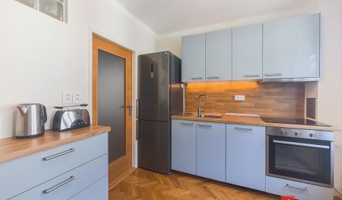 Pronájem Byt 2+1, Bratislava - Staré Mesto, Slovensko