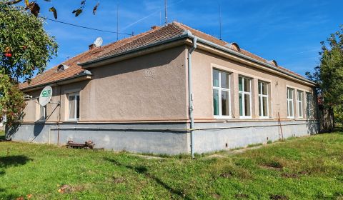 Pronájem Kancelářské prostory, Kancelářské prostory, Školská, Komárno,