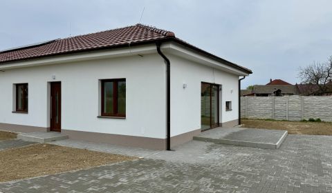 Prodej Rodinný dům, Rodinný dům, Hlavná, Šaľa, Slovensko