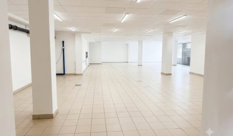 Pronájem Prostory pro obchod, Prostory pro obchod, Strojárska, Snina, 
