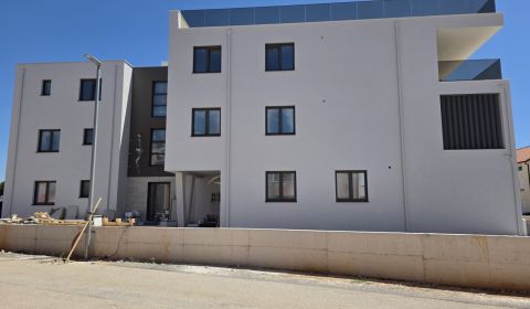 CHORVATSKO - Moderní apartmány 80 m od moře - SRIMA, VODICE
