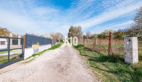 Prodej Pozemky - bydlení, Pozemky - bydlení, Nitra, Slovensko