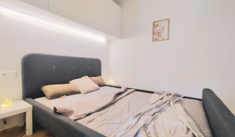 Prodej Byt 2+1, Byt 2+1, Československých parašutistov, Bratislava - N