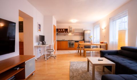 Prodej Byt 4+1, Byt 4+1, Teplická, Bratislava - Nové Mesto, Slovensko