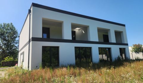 Prodej Byt 5+1 a víc, Byt 5+1 a víc, Dunajská Streda, Slovensko