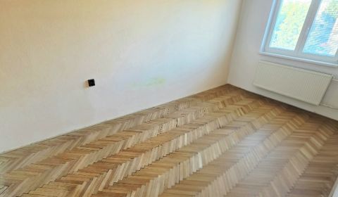 Prodej Byt 3+1, Byt 3+1, Bánovce nad Bebravou, Slovensko