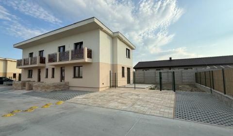 Prodej Rodinný dům, Rodinný dům, Platanová, Senec, Slovensko
