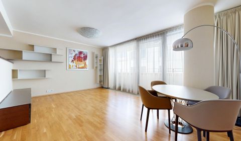 Prodej Byt 2+1, Byt 2+1, Dvořákovo nábrežie, Bratislava - Staré Mesto,
