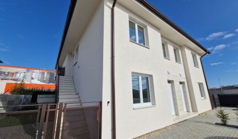 Prodej Byt 3+1, Byt 3+1, Dunajská Streda, Slovensko