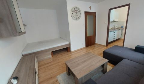 Pronájem Byt 1+1, Byt 1+1, Trieda Hradca Králové, Banská Bystrica, Slo