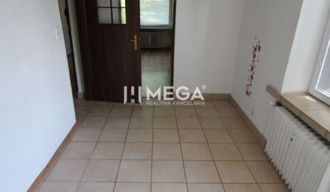Prodej Byt 3+1, Byt 3+1, Študentská, Snina, Slovensko