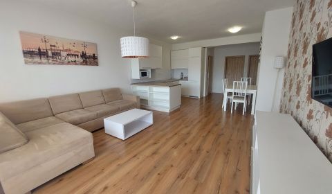Pronájem Byt 3+1, Byt 3+1, Nad Plážou, Banská Bystrica, Slovensko