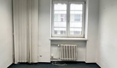 Pronájem Kancelářské prostory, Kancelářské prostory, Nitrianska, Brati