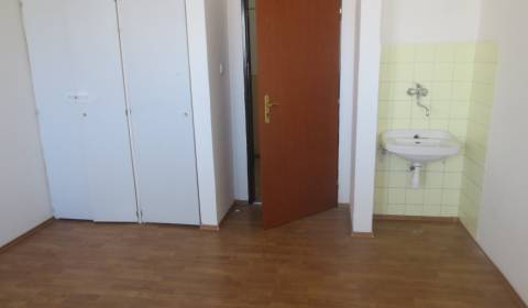 Kancelářské prostory, pronájem, Poprad, Slovensko