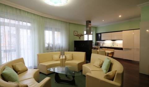 Pronájem Byt 2+1, Byt 2+1, Flöglova, Bratislava - Staré Mesto, Slovens