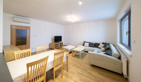 Pronájem Byt 3+1, Byt 3+1, Astrová, Bratislava - Ružinov, Slovensko