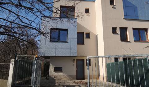 Rodinný dům, Jurská, pronájem, Bratislava - Nové Mesto, Slovensko