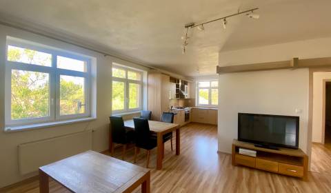 Pronájem Byt 3+1, Byt 3+1, Hodžova, Nitra, Slovensko