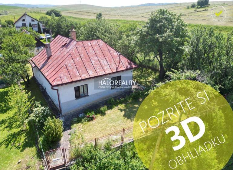 Rodinný dům ve Vrbovém obklopený zahradou a okolní krajinou. Možnost 3D prohlídky.