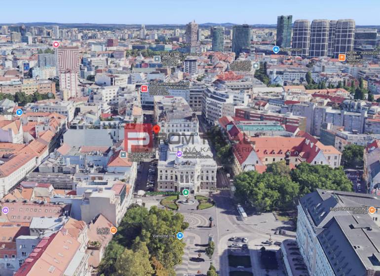 Letecký pohled na centrum Bratislavy, Gorkého ulice s budovami a zelení.