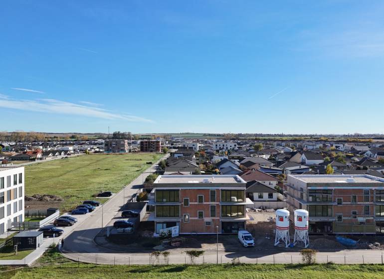 Novostavby na Dúhové ulici ve Slovenském Grobu nabízející pohodlné 3-pokojové byty.