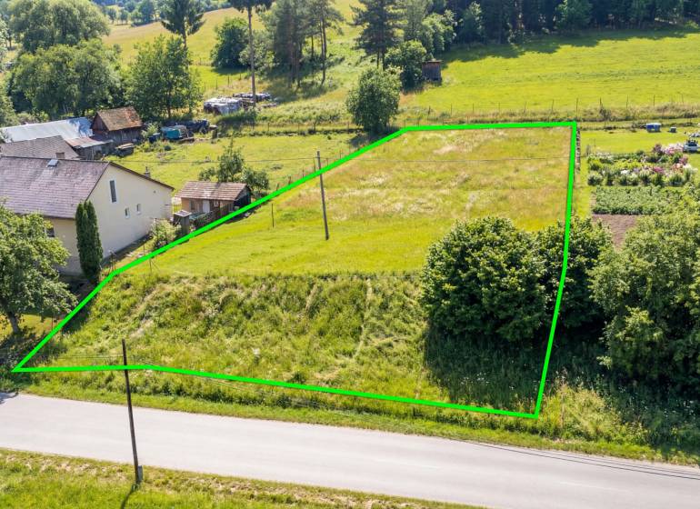 Pozemky v Ďurďovom, Považská Bystrica na bydlení s výhledem a zelení.