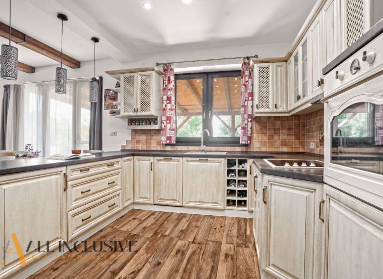 4 - 2025-10-07T112352.246.jpg