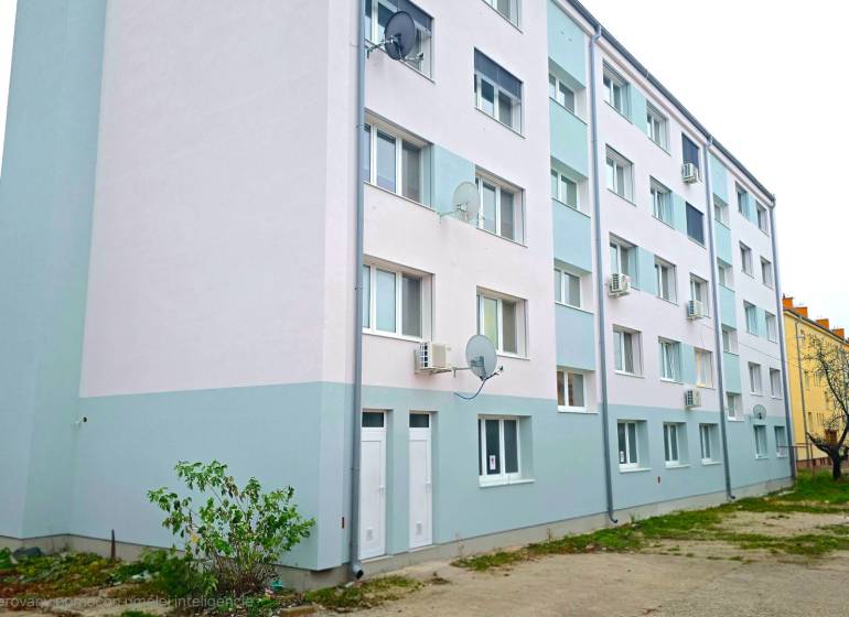 Bytový dům na ulici Pod Párovcami v Piešťanech, vhodný pro 2-pokojový byt.