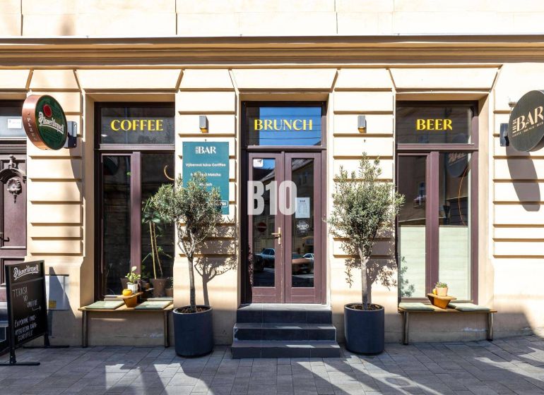 Gastro prostory v Bratislavě - Staré Město s nabídkou kávy, piva a brunchu.