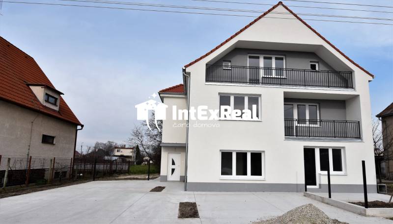 Prízemný 3i byt s terasou, 89 +12 m², 3x P, predaj, Čierna Voda, viac na: https://reality.intexreal.sk/