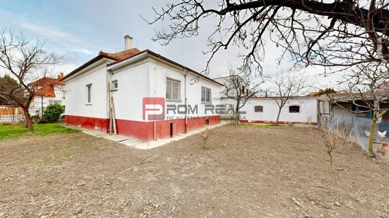 Rodinný dům na Barevné ulici v Bratislavě II s prostornou zahradou.