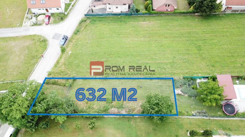 Letecký pohled na pozemek 632 m² určený k bydlení v Mariance na ulici Na Tálkách.