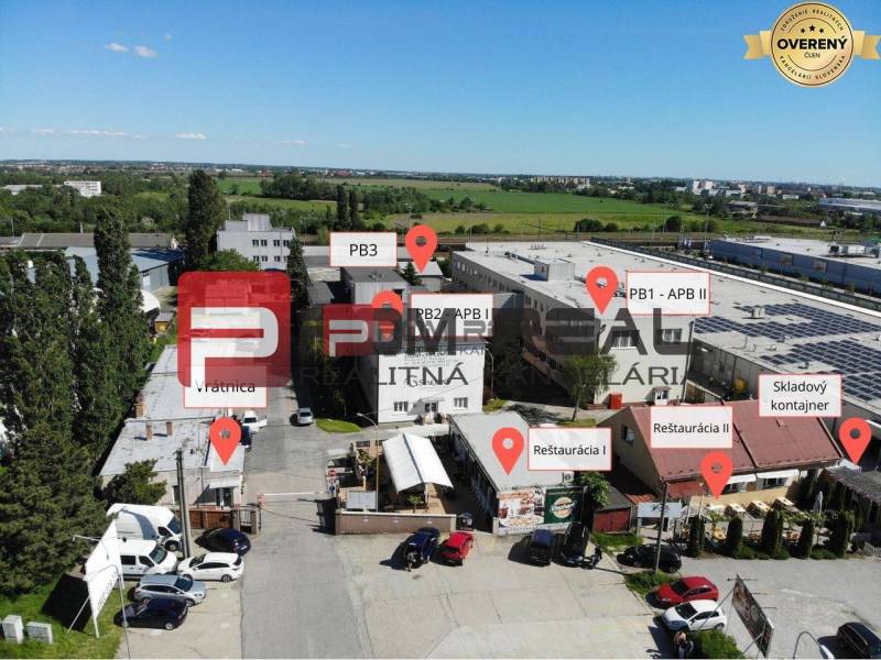 Průmyslový areál na Púchovské ulici v Bratislavě III s restauracemi a sklady.
