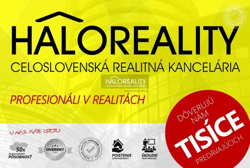 Reklamní banner realitní kanceláře Haloreality, zdůrazňující důvěru tisíců klientů.