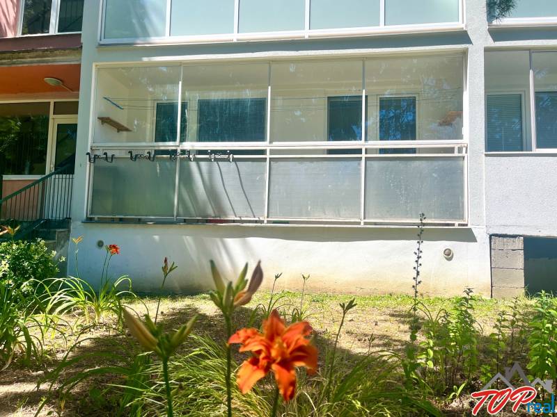 Balkon ve městě Košice, městská část Staré Město, na ulici Kapitána Nálepku.