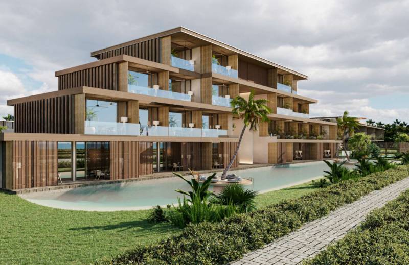 Rodinný dům v Nungwi, Zanzibar North, s terasovitou architekturou a palmami u bazénu.