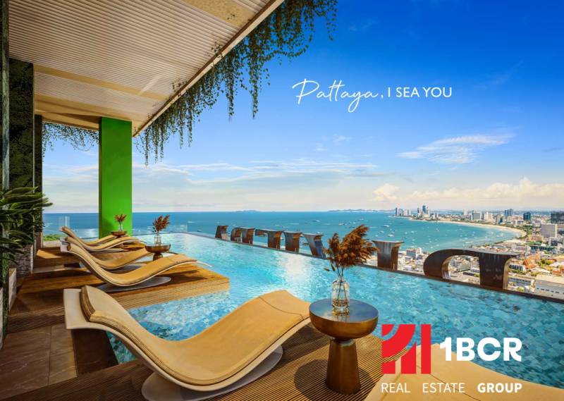 Balkon s bazénem a výhledem na pobřeží ve městě Pattaya, Výstavba bytů.