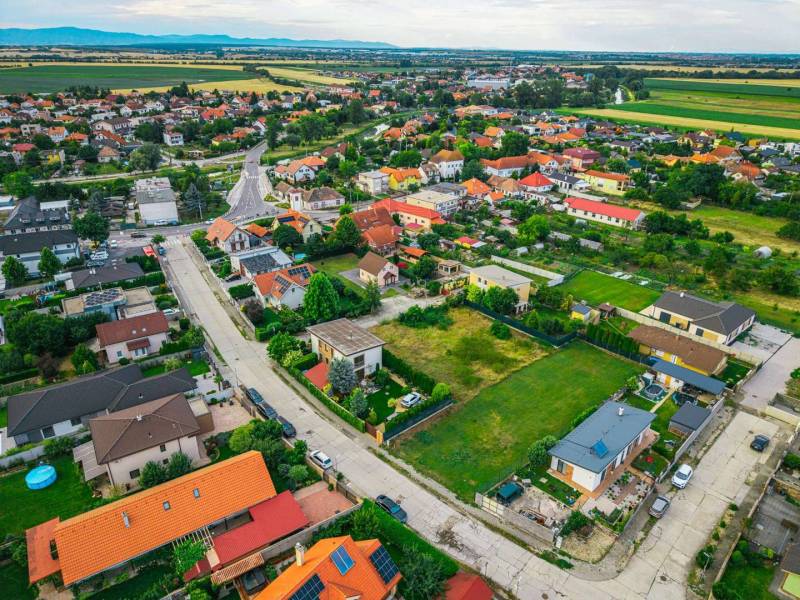 Letecký pohled na zástavbu v Nové Dědince na Majerské, Pozemky - bydlení.